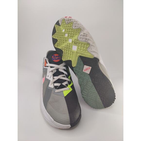 Nike Space Jam Looney Tunes Sz  7y/ 8 Women's - Picture 6 of 10